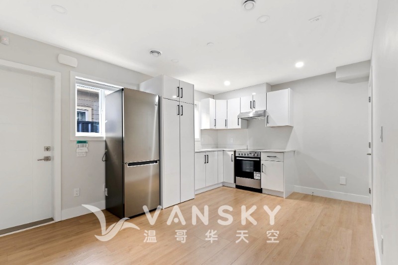 260123003000_6080 VICTORIA DRIVE FIRST FLOOR KICHEN_副本.jpg